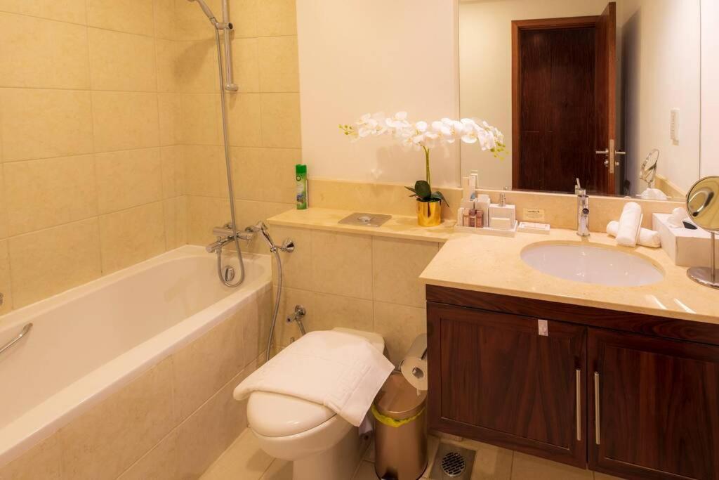 First Class 2Br With Full Burj Khalifa And Fountain View دبي المظهر الخارجي الصورة