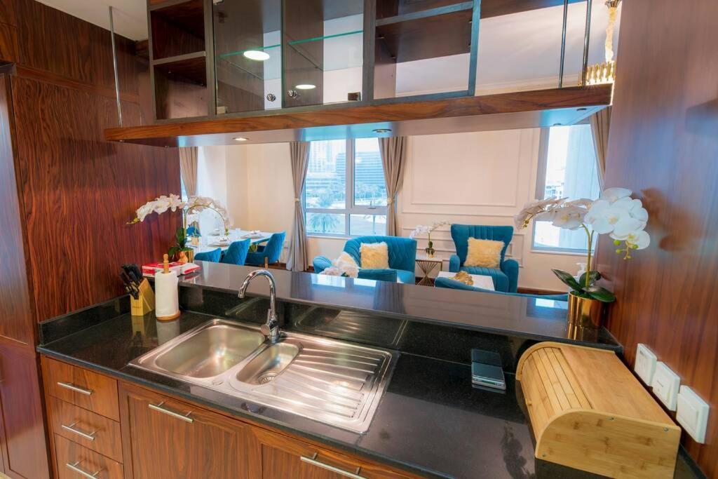 First Class 2Br With Full Burj Khalifa And Fountain View دبي المظهر الخارجي الصورة