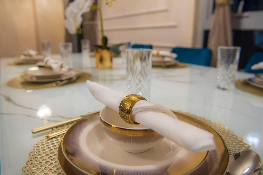 First Class 2Br With Full Burj Khalifa And Fountain View دبي المظهر الخارجي الصورة
