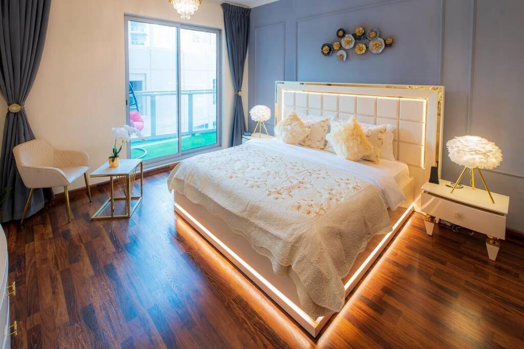 First Class 2Br With Full Burj Khalifa And Fountain View دبي المظهر الخارجي الصورة