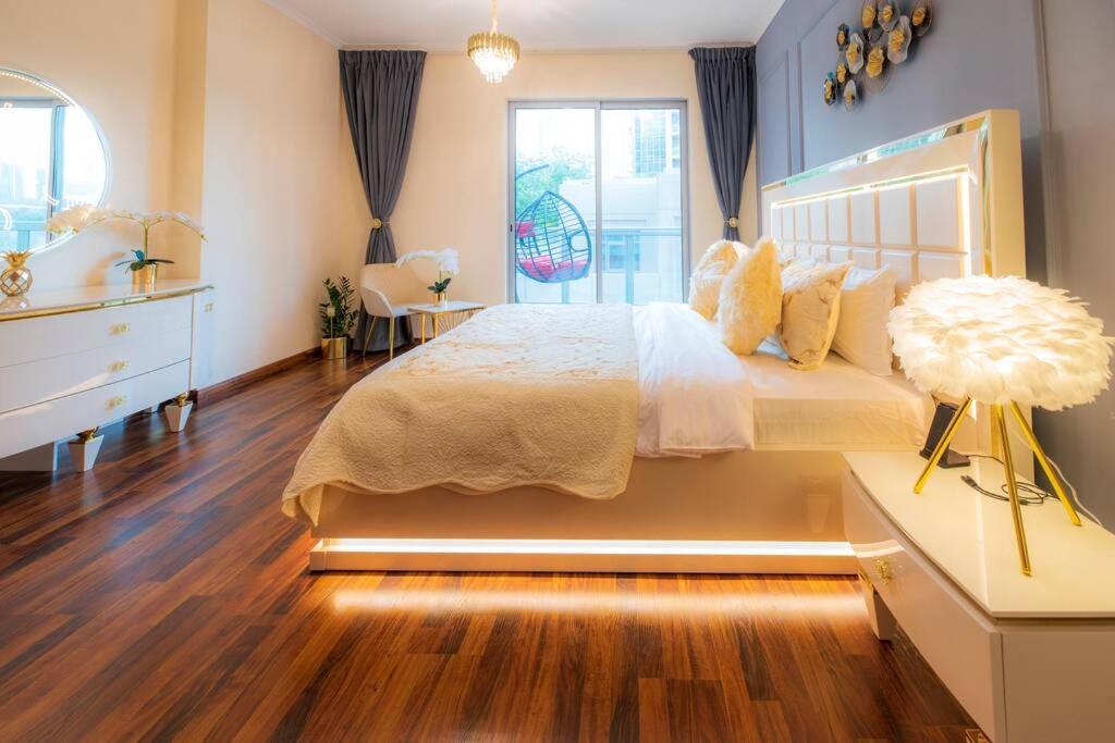 First Class 2Br With Full Burj Khalifa And Fountain View دبي المظهر الخارجي الصورة